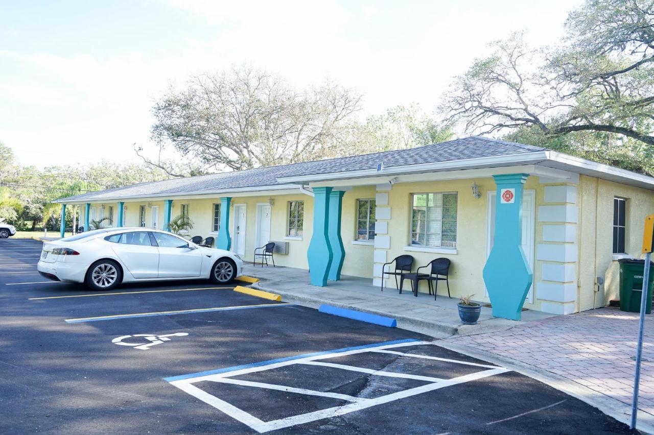Mar Bay Exclusive Suites Safety Harbor Exterior photo