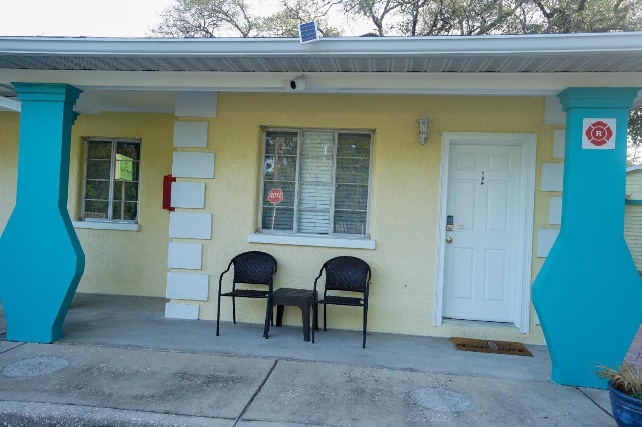 Mar Bay Exclusive Suites Safety Harbor Exterior photo